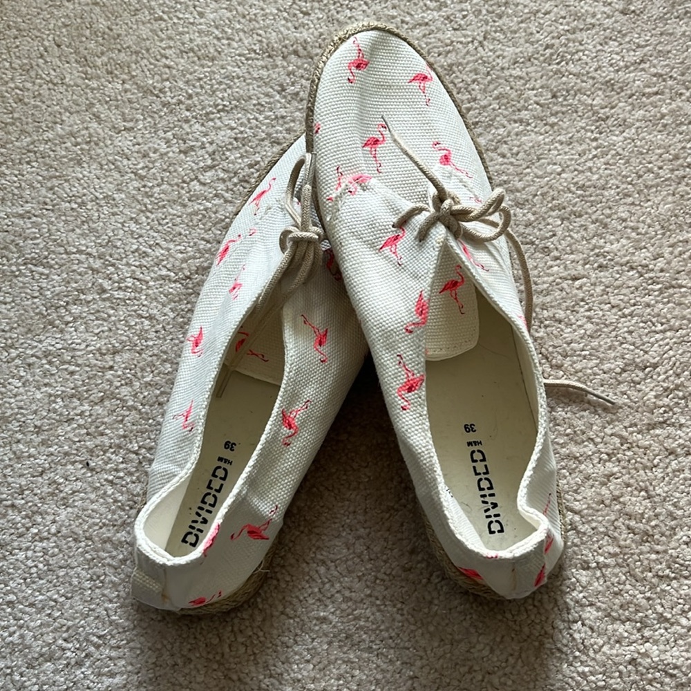 EUC Flamingo Espadrille Sneakers || Pink and White - Picture 4 of 4